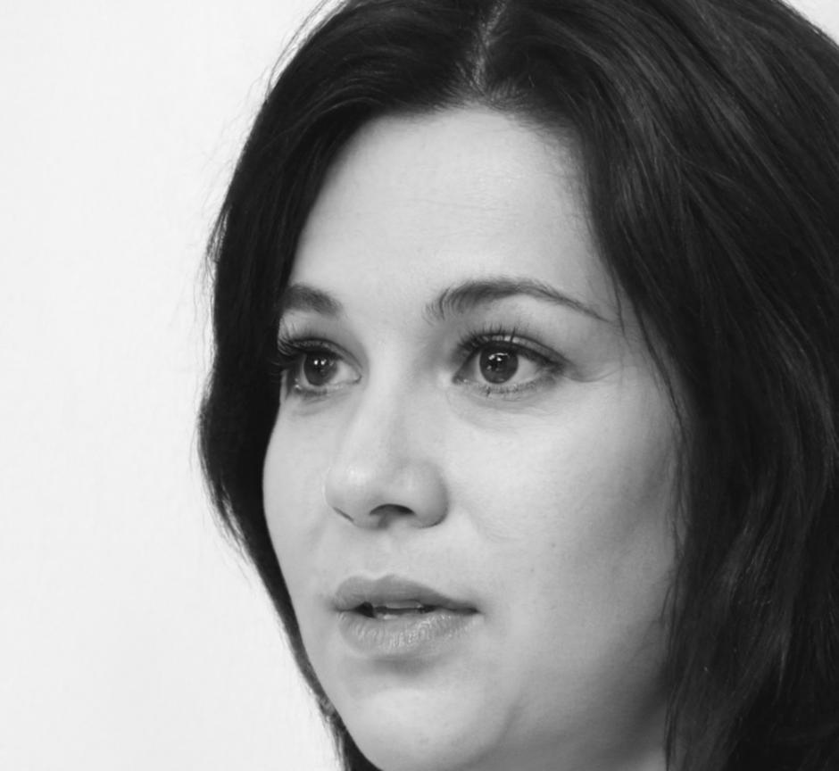 Ritratto di Camilla Bianchi, esperta in skincare e trattamenti viso